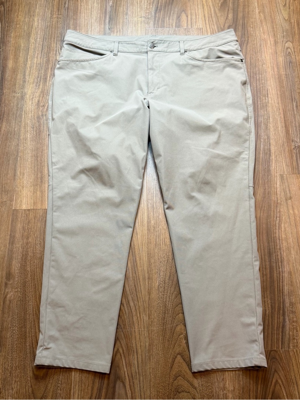 Lululemon ABC Tapered Leg Warpstreme Pants Trousers Greige Khaki Men’s Size 40